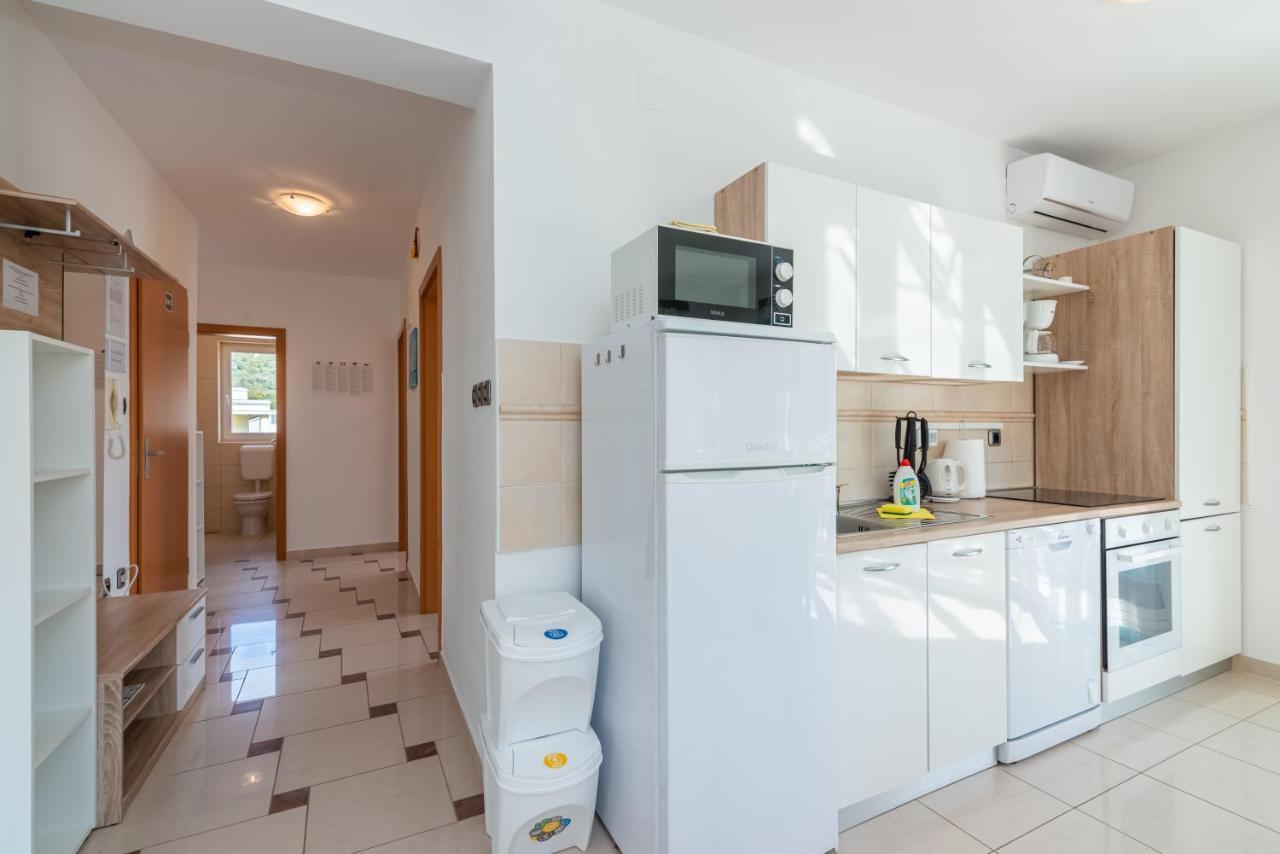 Beautiful Apartment Lovorka 6 , Baska, Krk Exterior photo