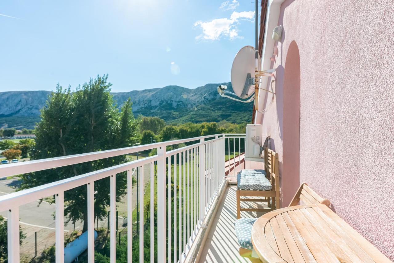 Beautiful Apartment Lovorka 6 , Baska, Krk Exterior photo